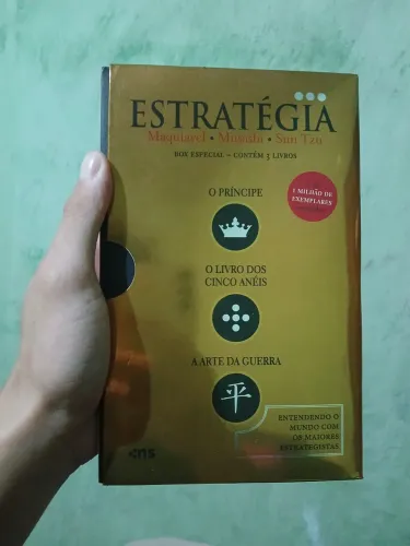 Vendo box especial "estratégi, Maquiavel, musashi e Sun Tzu"