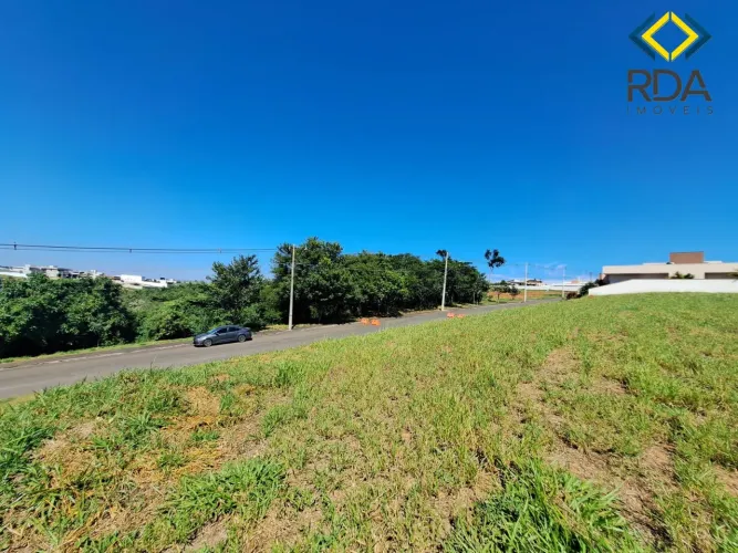 Terreno em Condomínio de Luxo à Venda em Indaiatuba-SP, no Jardim Quintas da Terracota: op