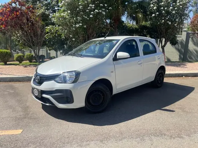 Toyota Etios X 1.3 Flex 16V 5P Mec. 2020