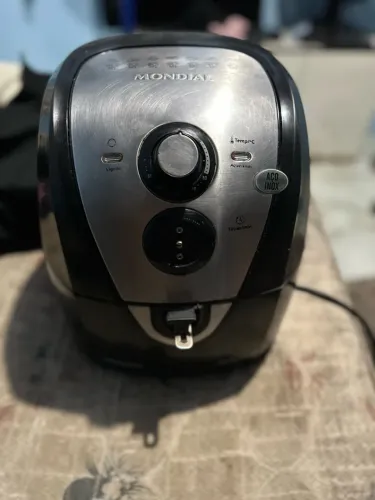 Vendo air fryer usada apenas 3 vezes.