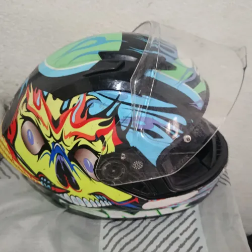 vendo capacete SMK em ótimo estado!!!