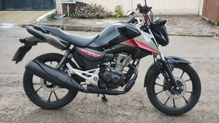 Titan com abs novissima