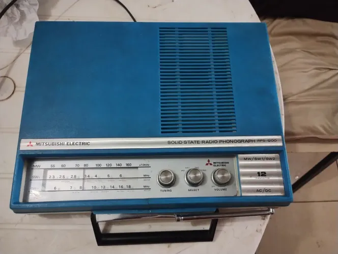 Vendo Radiola Mitsubishi funciona tudo