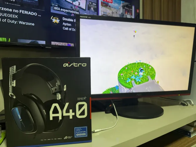 Monitor + Headset