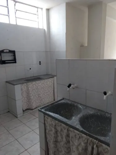 Alugo apartamento de 1 quarto na Glória R$900,00