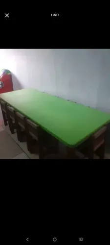 Mesa infantil com 10 cadeirinhas