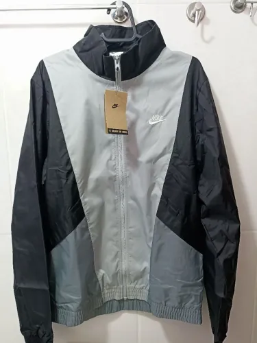 Jaqueta Nike Club Woven - Corta Vento Nike .