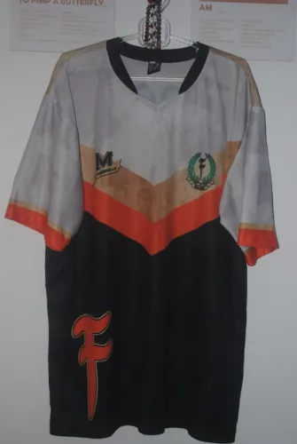 Camiseta Fundão ZS Carlos Marighella Branca e Laranja