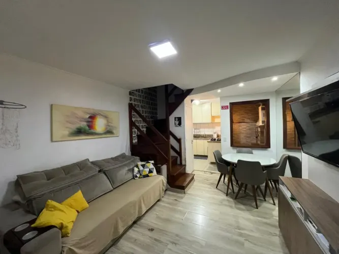Casa em condomínio na Tristeza (Pereira Neto)