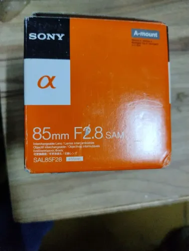 Vendo leite Sony  SAL85F28