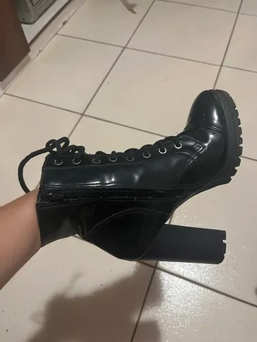 Bota salto alto