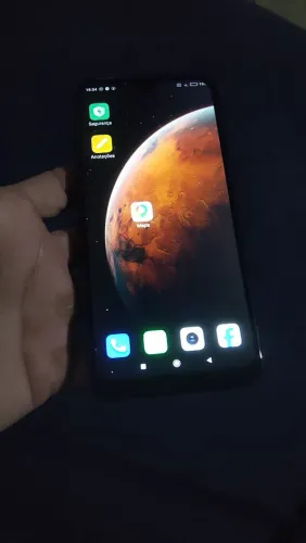 Xiaome note 8 128gb detalhe no vidro traseiro.