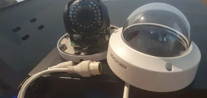 Vendo Câmera Hikvision POE em excelente estado de conservação.