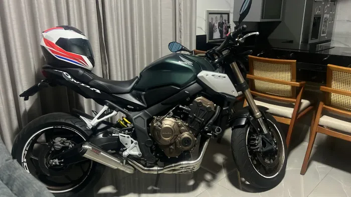 Moto cb650 r