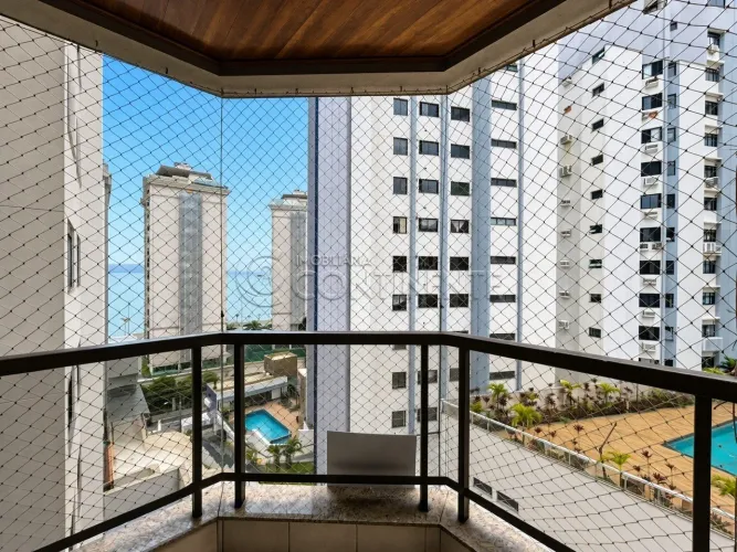 APARTAMENTO À VENDA NO CENTRO - 03 DORMITÓRIOS - 01 SUÍTE - 01 GARAGEM