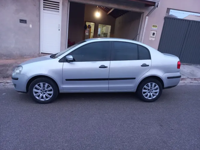 Volkswagen Polo Sedan 1.6 MI Total Flex 8V 4P 2010