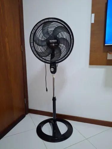 Ventilador de Coluna Mondial