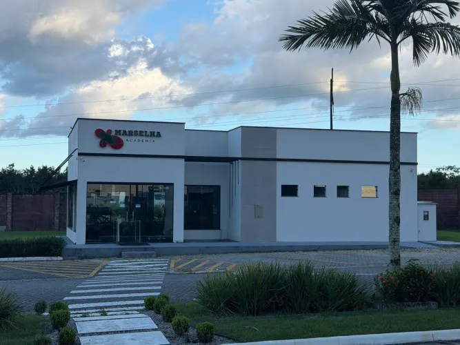 VENDO LOTE 100 mil condômino Marselha