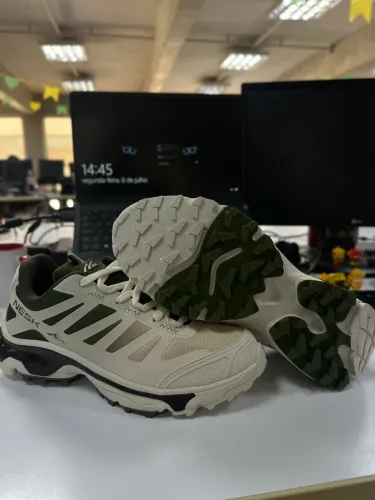 Tênis Nesk Off White e Verde - Novo - 41
