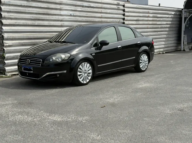 Fiat Linea Essence 1.8 Flex 16V 4P 2015