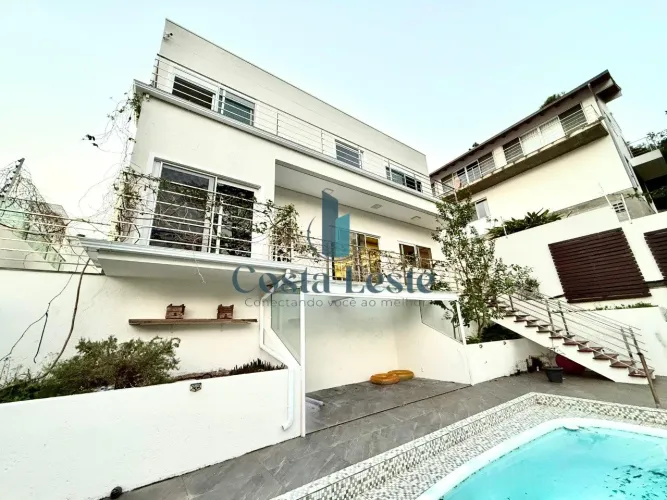 Excelente casa ampla de 3 dormitórios no Itacorubi