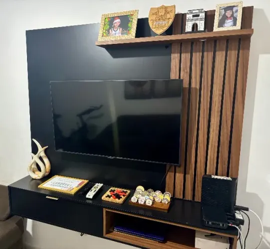 Painel de TV com nicho