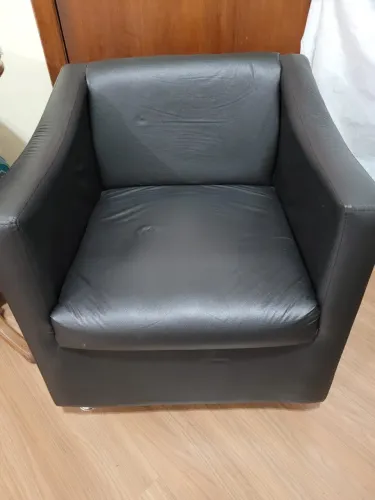 Poltrona quadrada preta Nova!