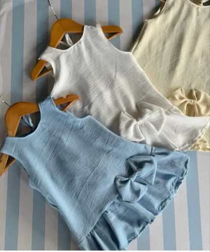 Estoque de roupa infantil feminina