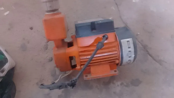 bomba d?água periférica autoaspirante Intech Machine, modelo BPA500.