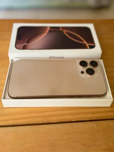 iPhone 16 Pro Max 256GB - Titânio Deserto