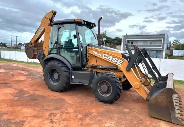 RETROESCAVADEIRA CASE 580N 4X4 ? 2016