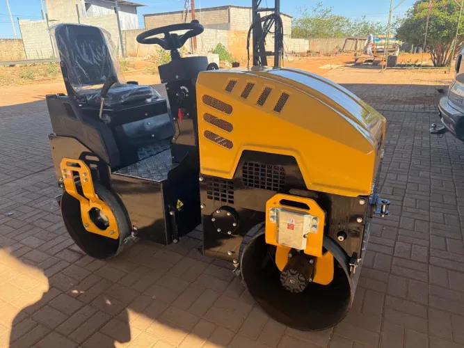 Vendo Mini Rolo Compactador FURD