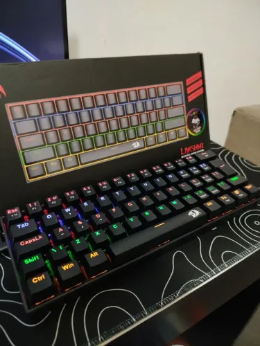 Teclado mecânico Redragon (Swift marrom)