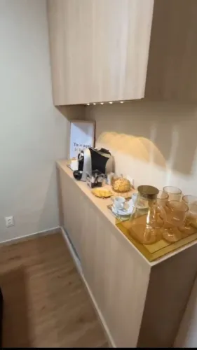 Sala pronta para trabalhar na zona leste