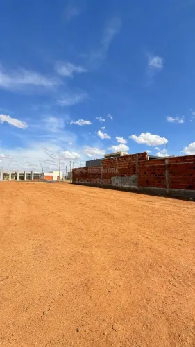 Terreno à Venda no Jardim Leste