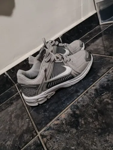 Nike Zoom Vomero 5