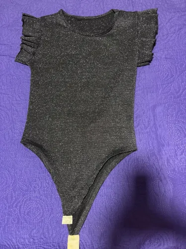 Body preto com brilho