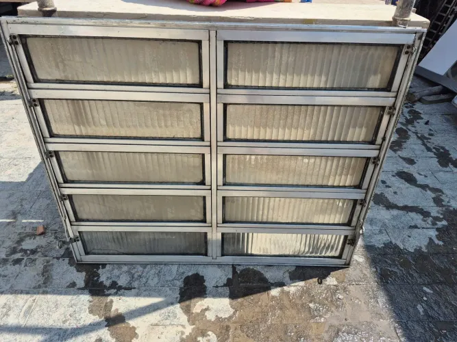 Janela de aluminio com vidro