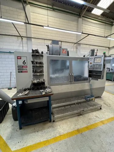 Centro de usinagem Haas VF6 30HP