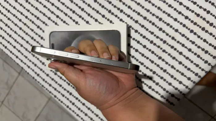 iPhone 15 Pro semi novo