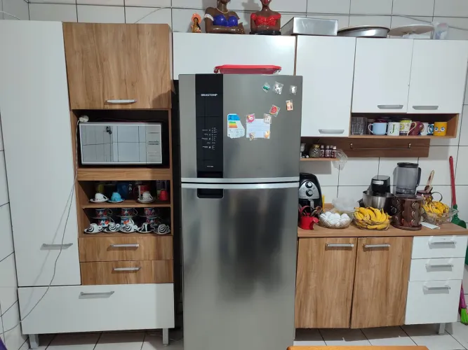ARMÁRIO DE COZINHA COMPLETO BARTIRA MARROM E BRANCO