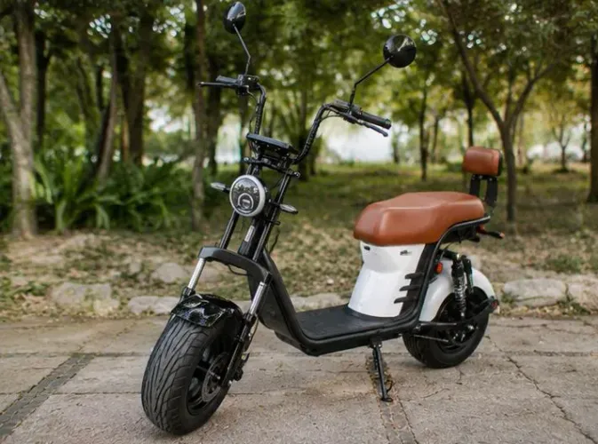 Scooter Elétrica 1000W | Até 32 km/h | Bateria de Lítio Removível | Autonomia até 50 km