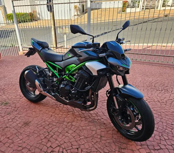 Kawasaki Z900 25/26 Verde