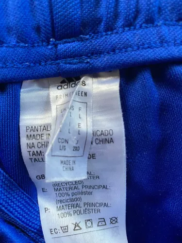 Calça adidas, esportiva pouco uso
