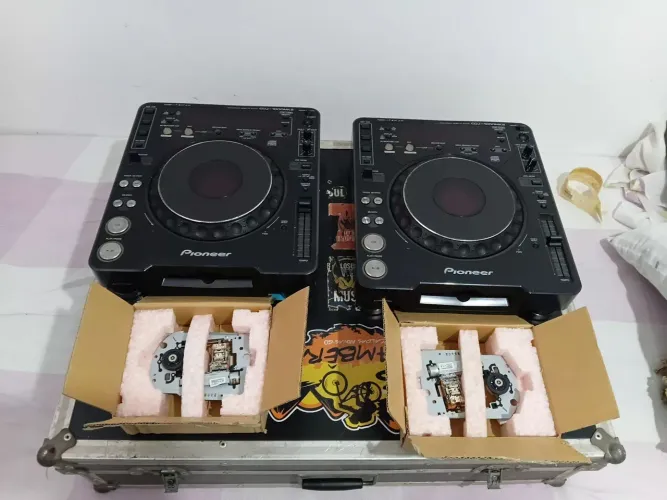 Cdj 1000mk2 + case + leitor ótico reserva 