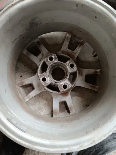 JOGO DE RODAS LIGA-LEVE ARO 14 do Ford Fiesta. Venda no estado em que se encontram.