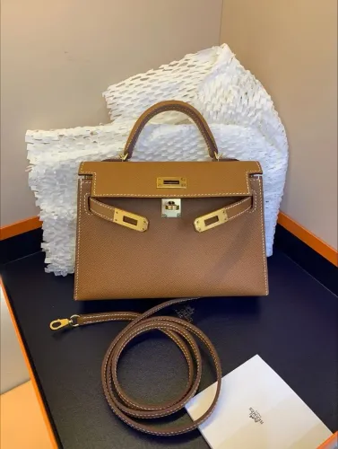HermèsBolsa Kelly Mini 20 em couro Epsom na cor Gold 