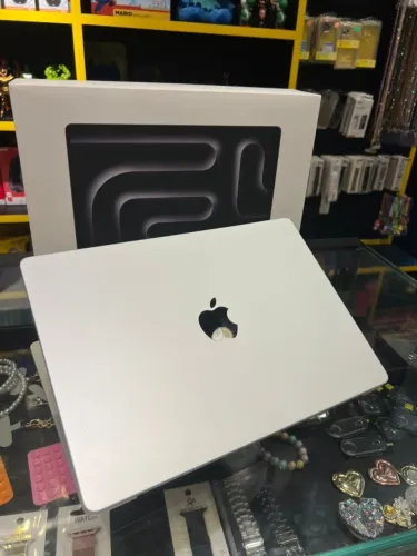 MacBook - 14' - M5 - 16GB 512SSD - Lacrado Garantia Apple