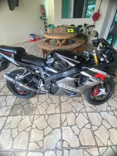 Gsx-R 1000cc SRAD 2005 vendo ou troco oportunidade moto bem conservada