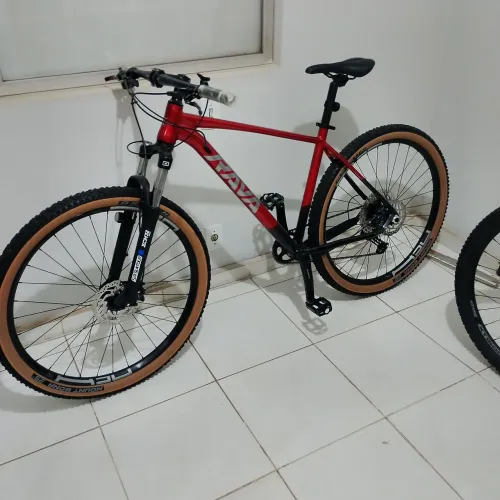Bicicleta Rava grupo Shimano Deore
